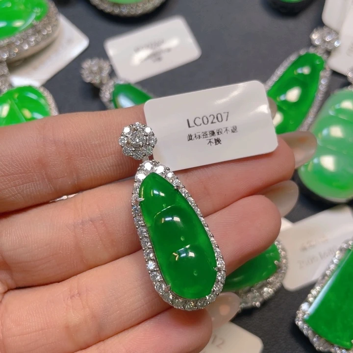 【闪购商品】翡翠银S925镶嵌颈饰我****麻翡翠