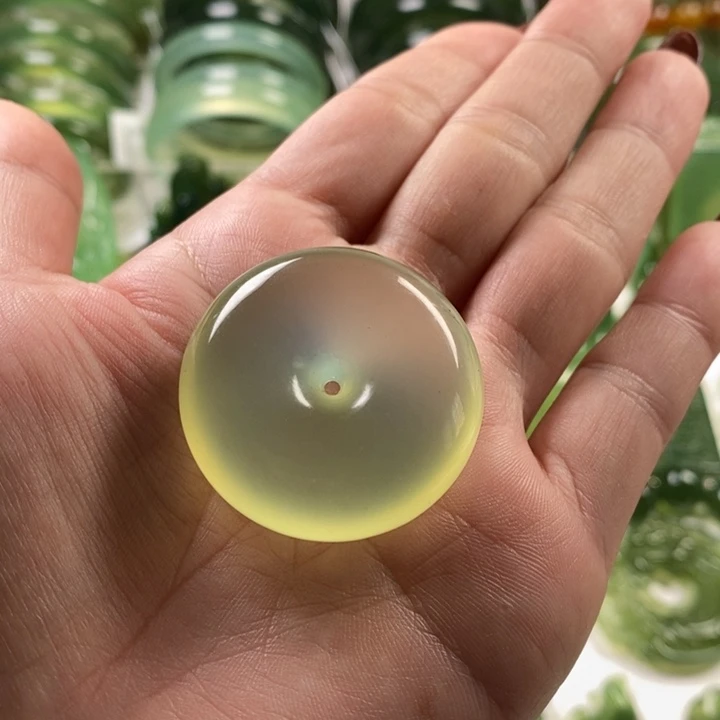 未镶嵌蛇纹石玉颈饰