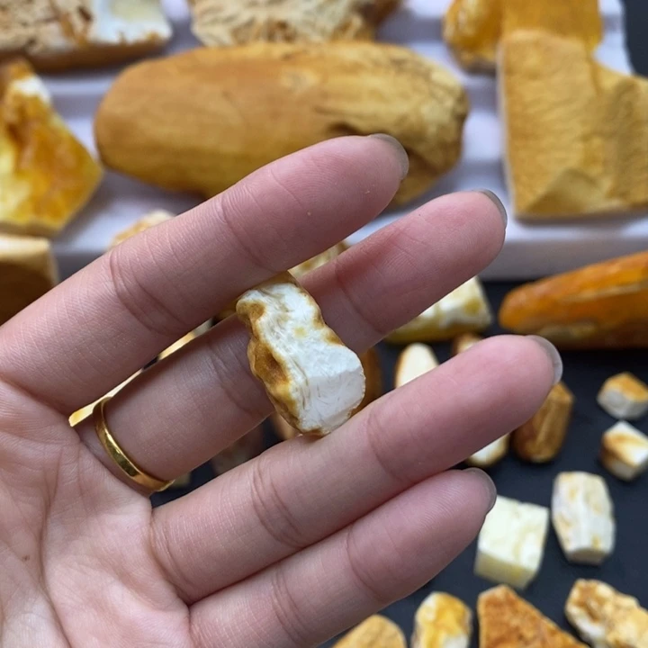 定制琥珀未镶嵌蜜蜡