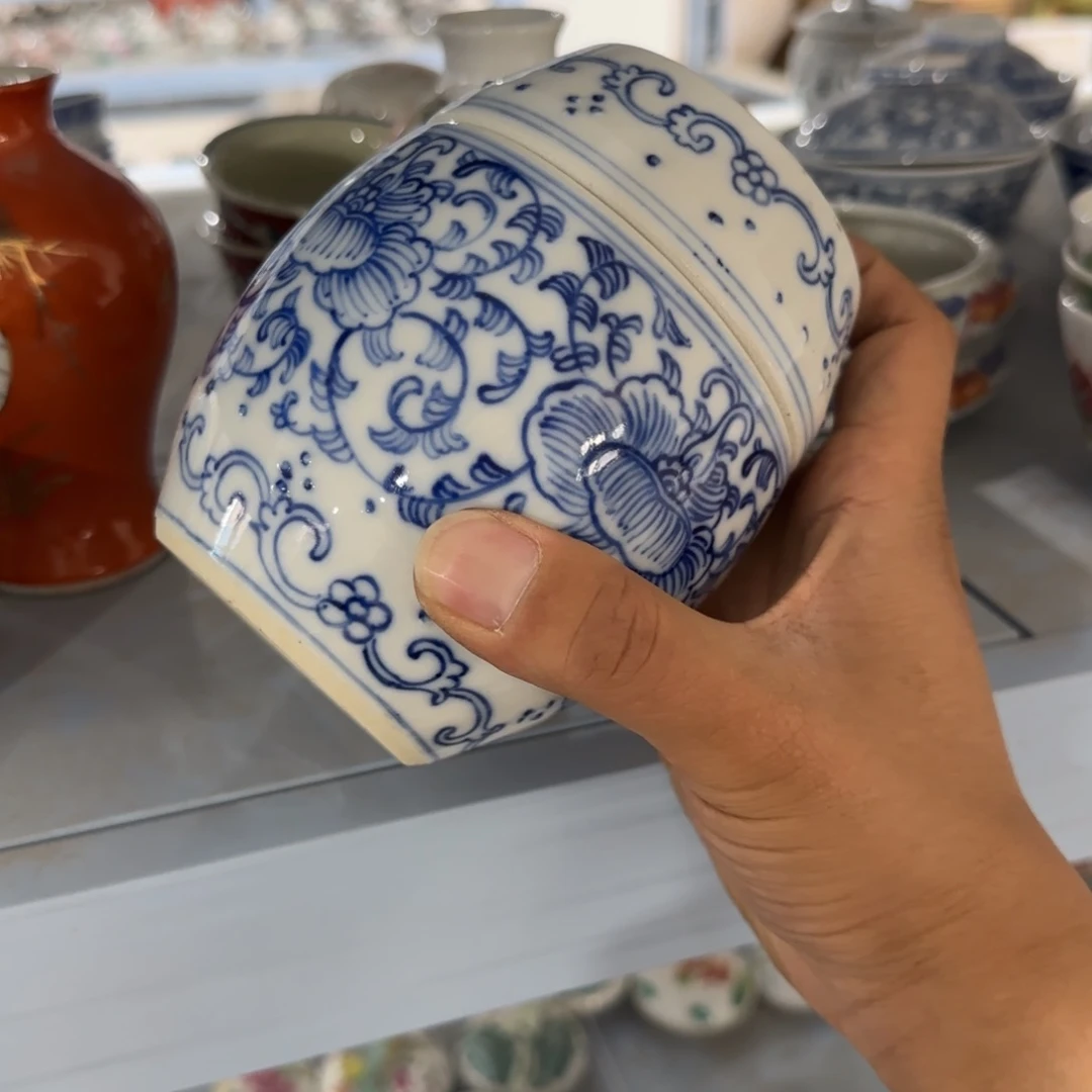 瓷片摆件上都放的了几条内裤呀