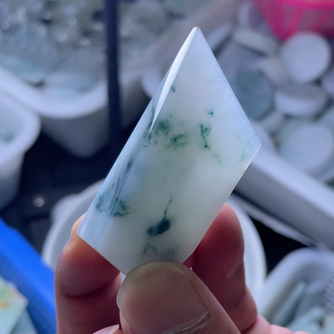 定制翡翠未镶嵌翡翠