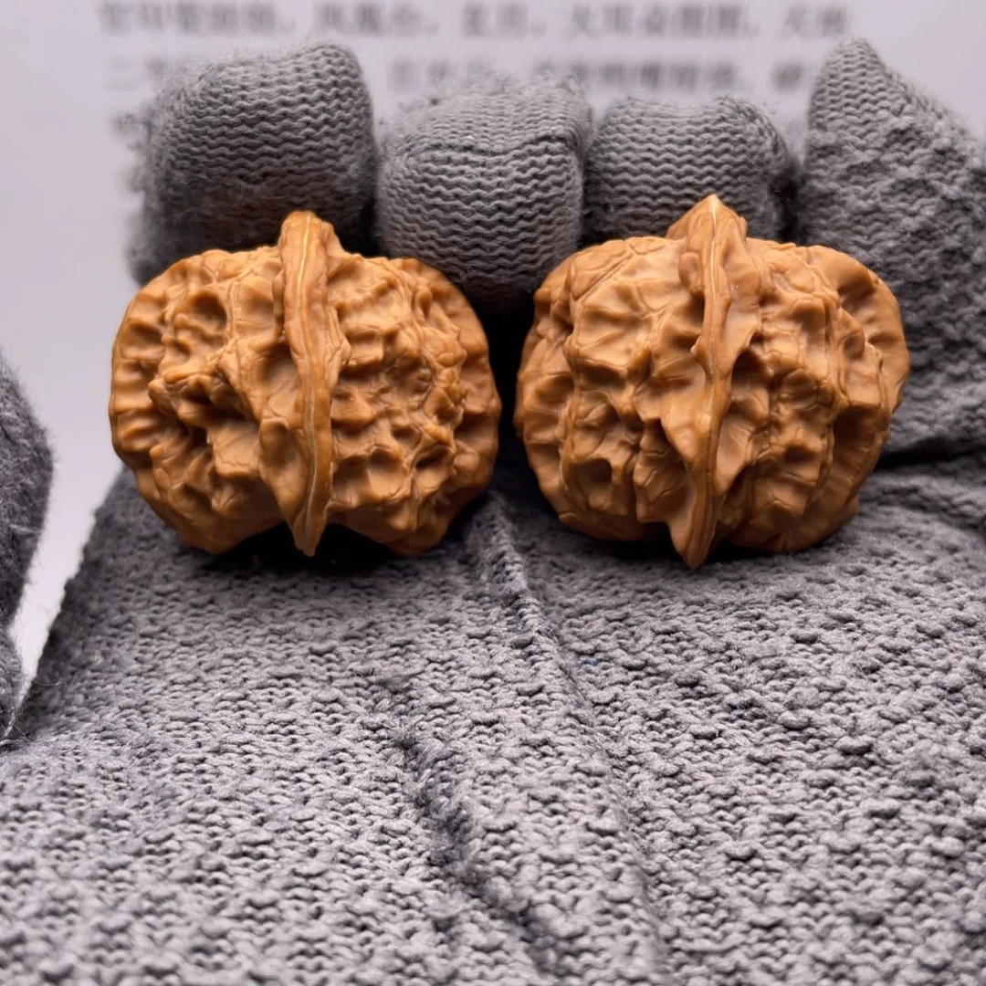 文玩核桃吊坠 34肚蓟县红马蹄磕碰