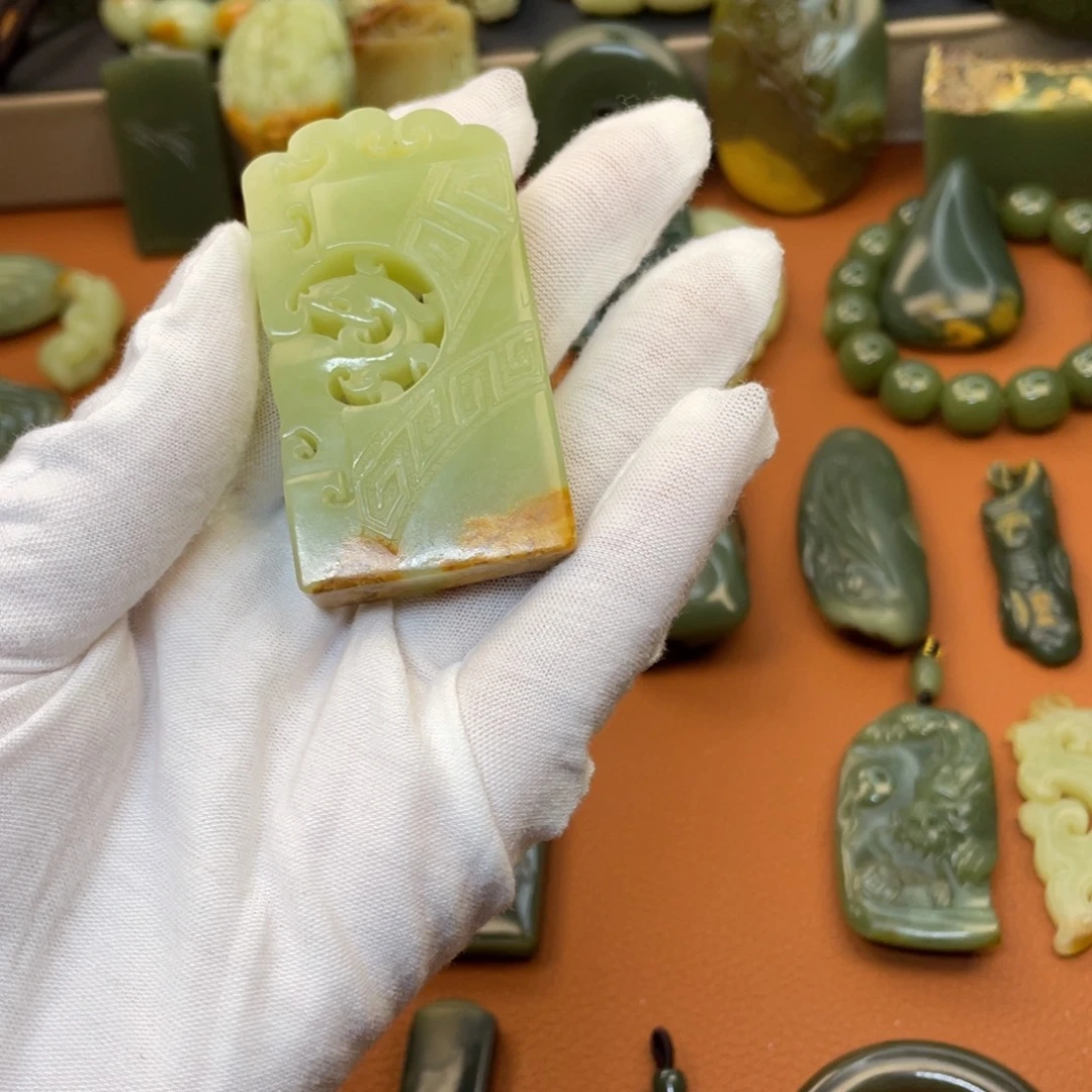 岫岩河磨玉（透闪石质玉）未镶嵌挂件