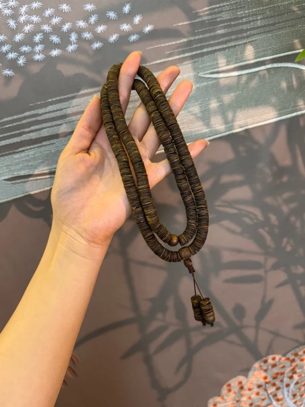 沉香【海南高山料】09老白奇 多圈片片珠 沉香手串 多样性发货一条