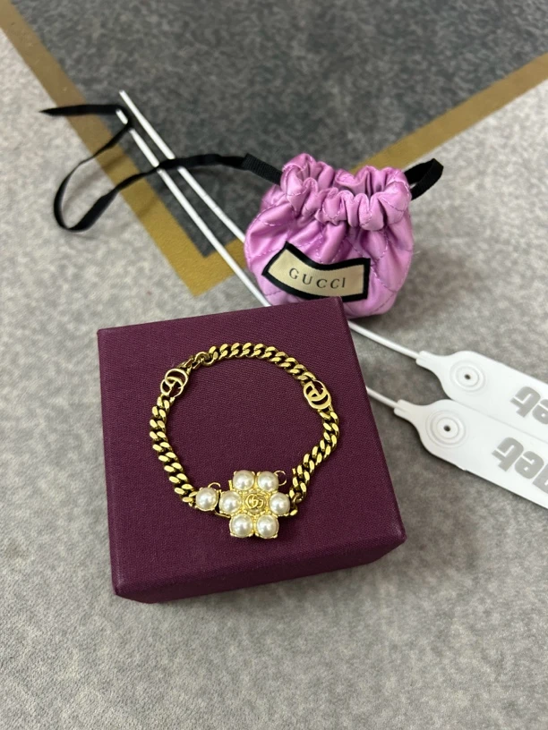 99新 GUCCI/古驰 古驰gucci珍珠花金色手链99新