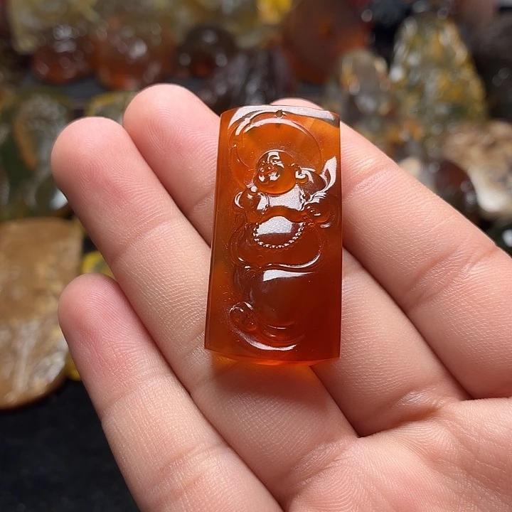 琥珀未镶嵌颈饰31