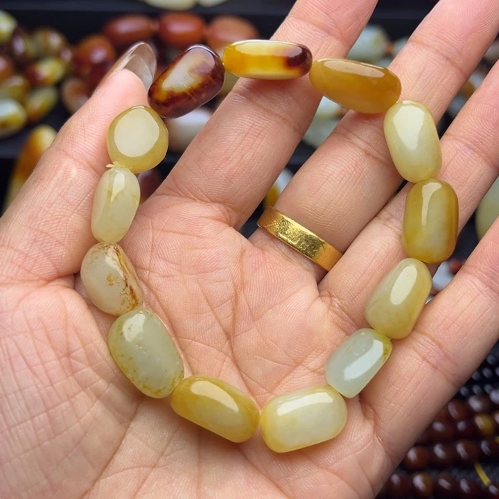 和田玉未镶嵌手链