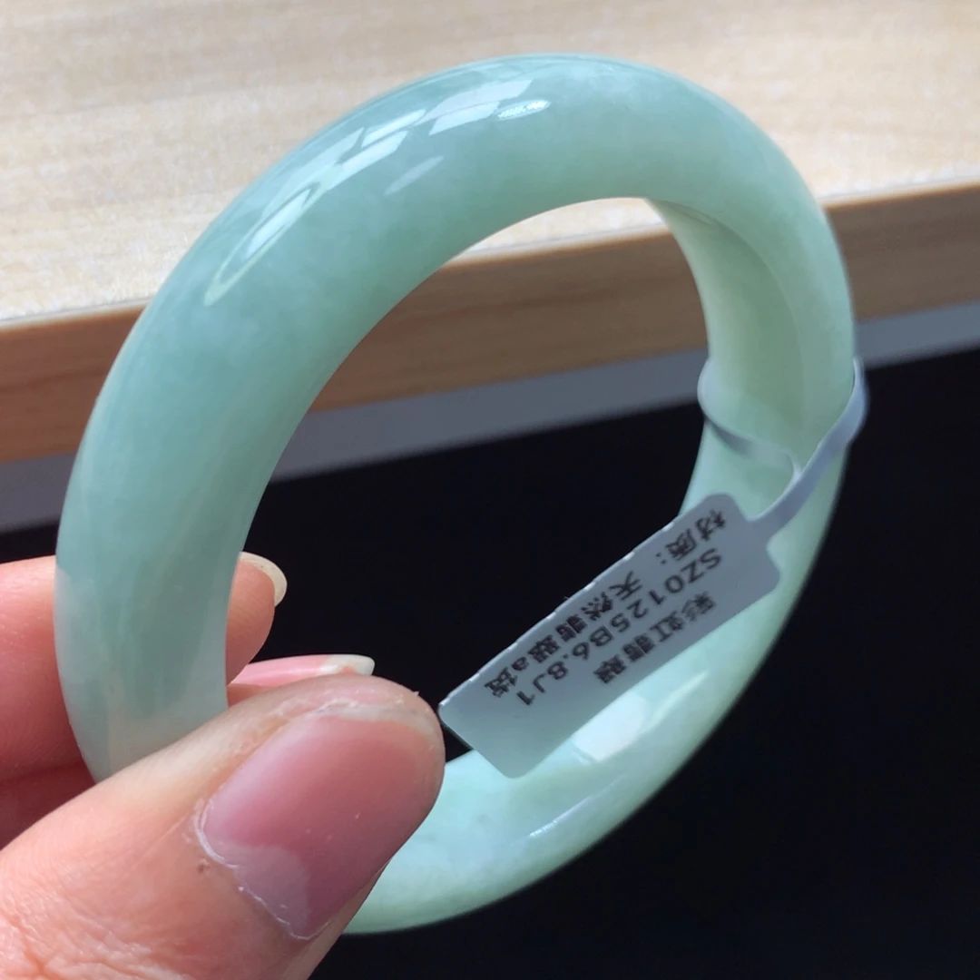 未镶嵌手镯翡翠手镯