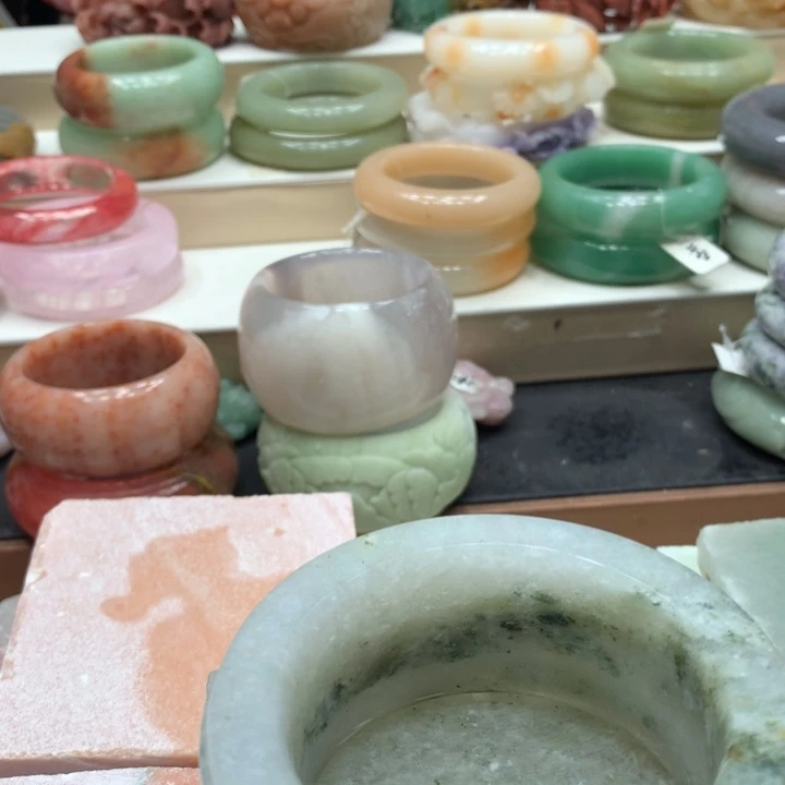 石英质玉Zzzzzzzzz未镶嵌张*?