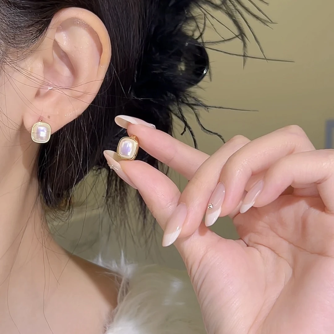 银致 合金耳饰 人鱼姬耳环女2025新款爆款高级感轻奢耳扣耳圈设计