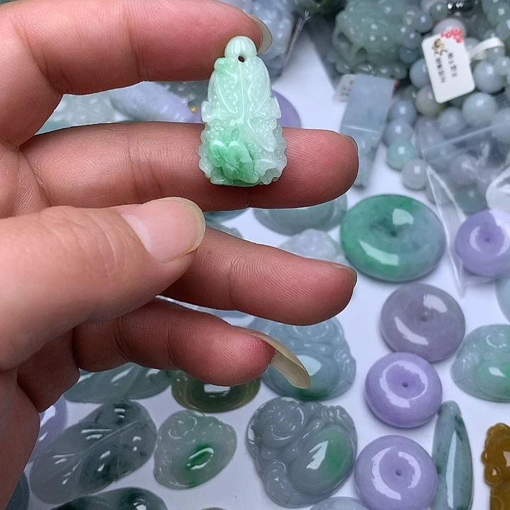 翡翠未镶嵌颈饰天然翡翠