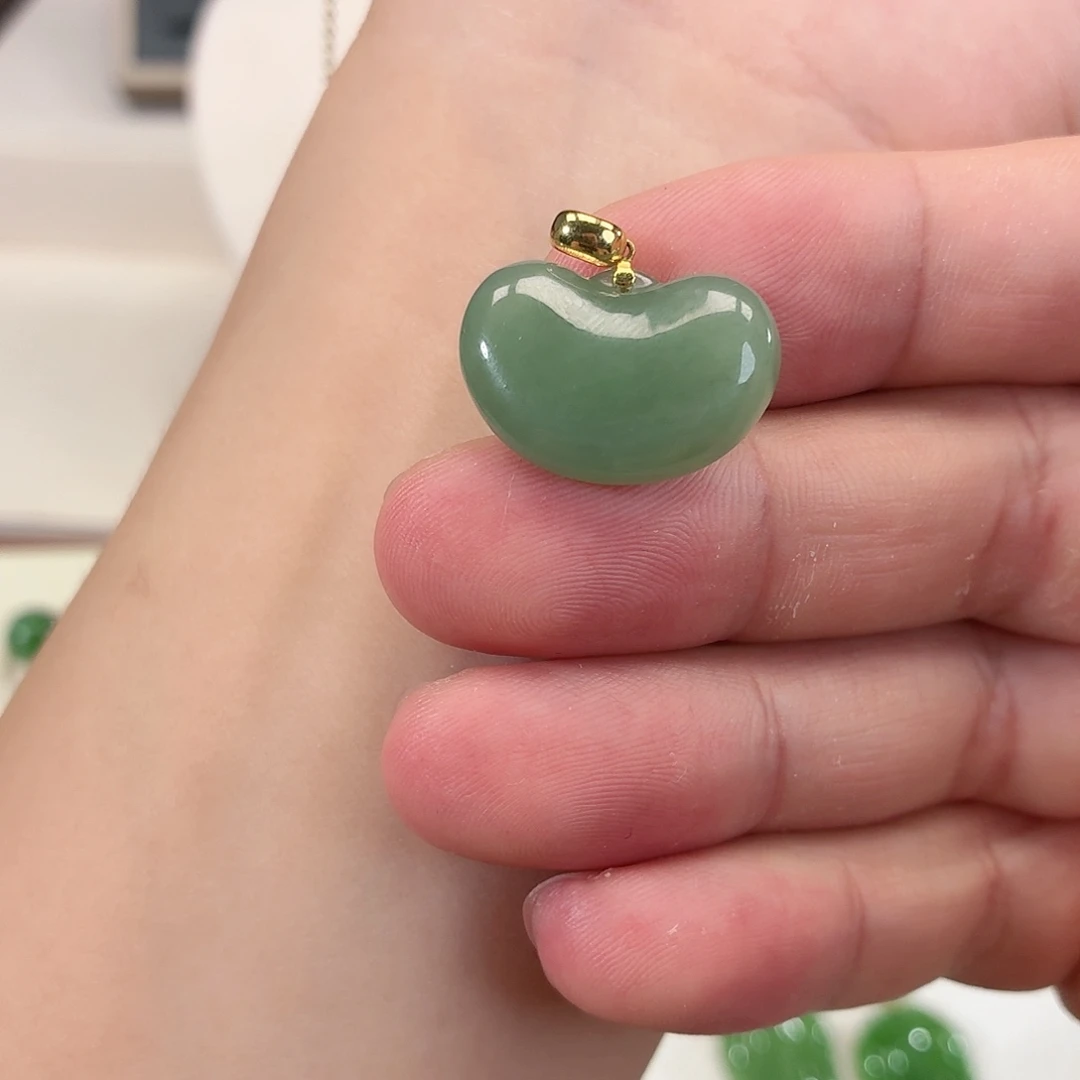 和田玉（碧玉）18K金镶嵌颈饰