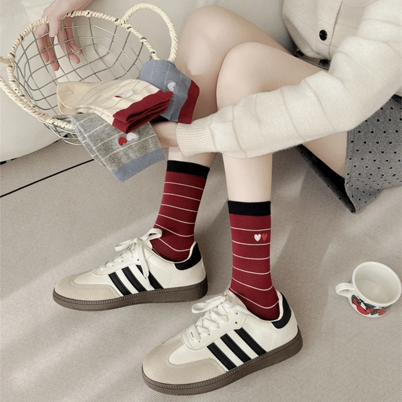 韩版春夏双爱心刺绣条纹女袜25211薄棉百搭中筒棉质堆堆运动袜女