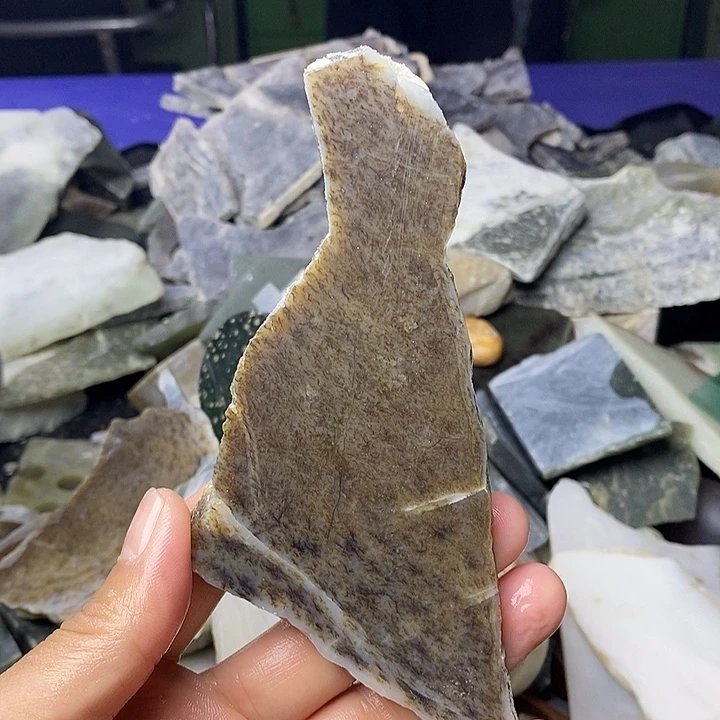 和田玉（糖玉）未镶嵌珠宝奇石