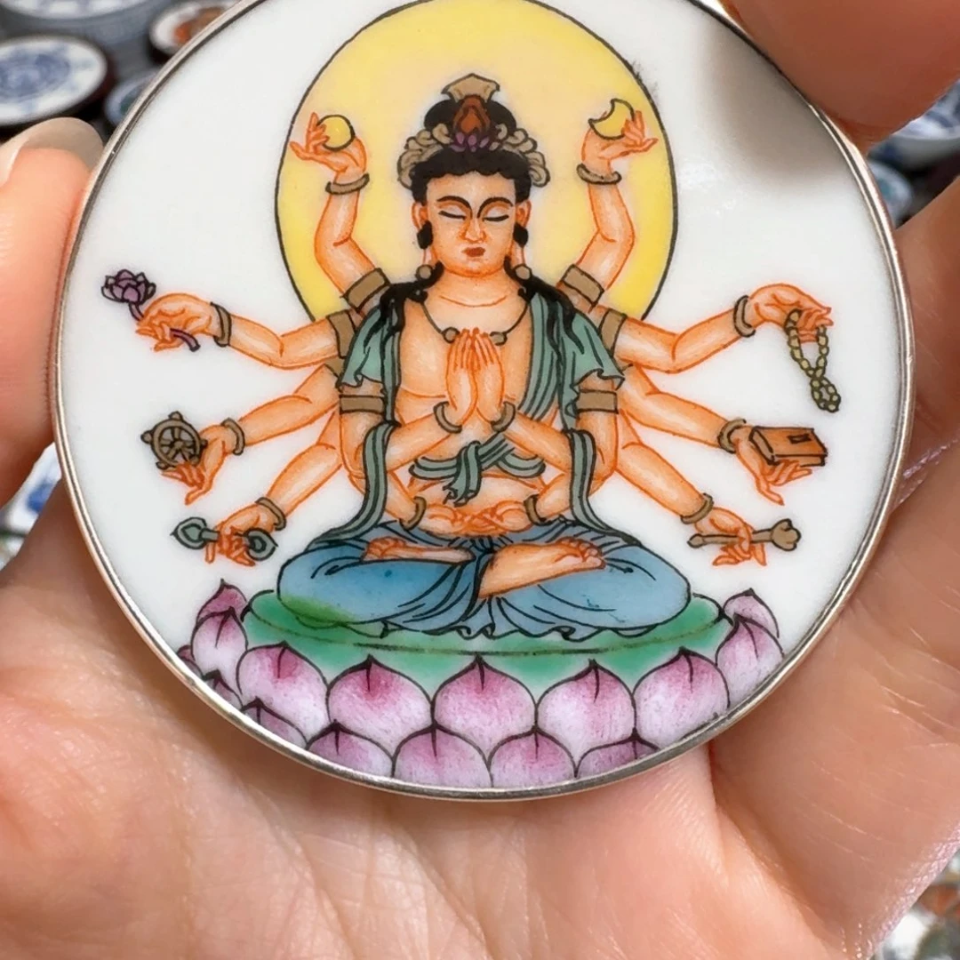 阳***言瓷片粉彩纯银千手观音