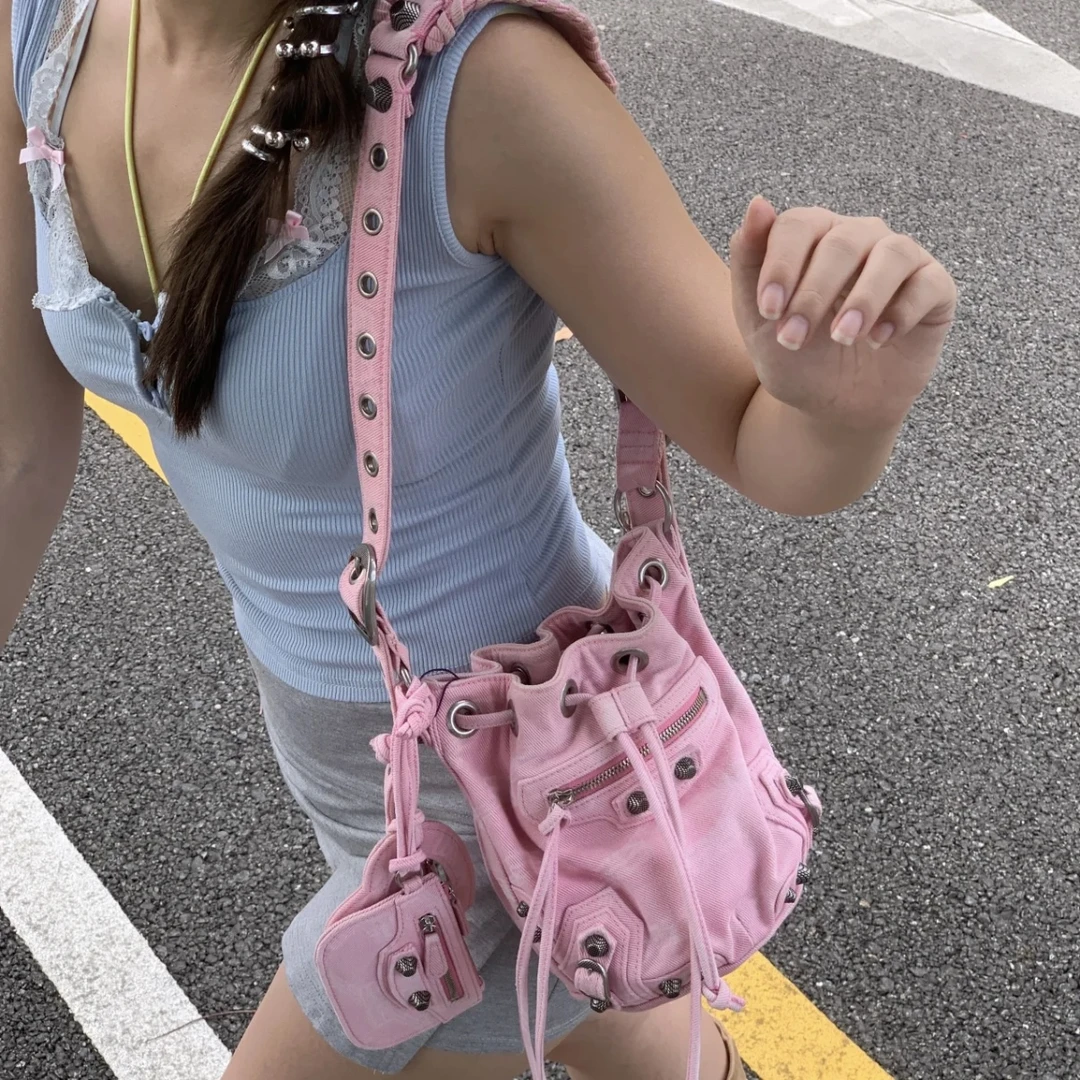 95新 Balenciaga/巴黎世家 大吉中古/巴黎世家粉色丹宁机车水桶斜