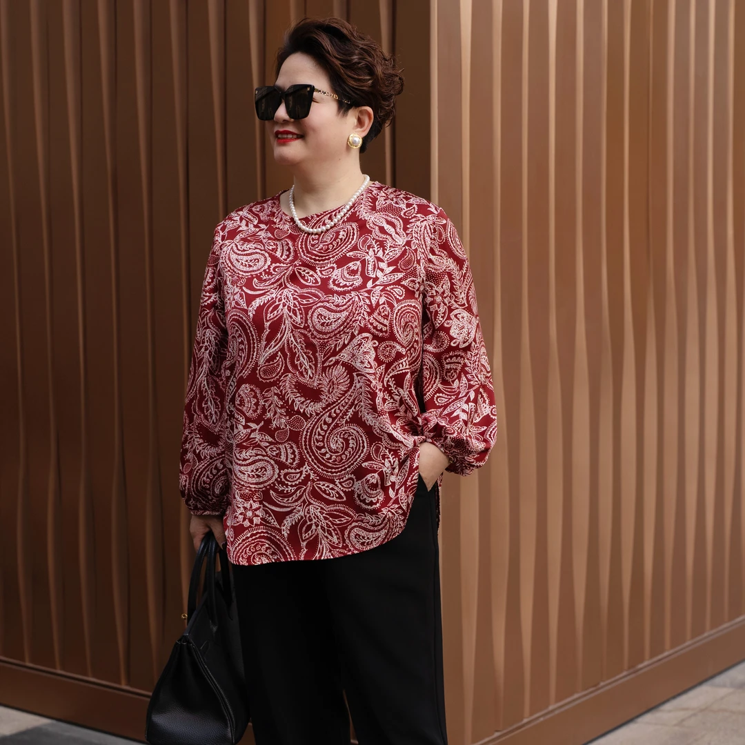 向红同学2025早春经典时尚法式轻奢民族风腰果花印花上衣SY089