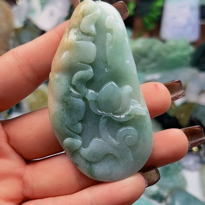 翡翠未镶嵌颈饰挂件