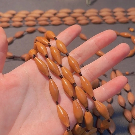 橄榄核手串/手链卢****鱼0.9光板脖挂