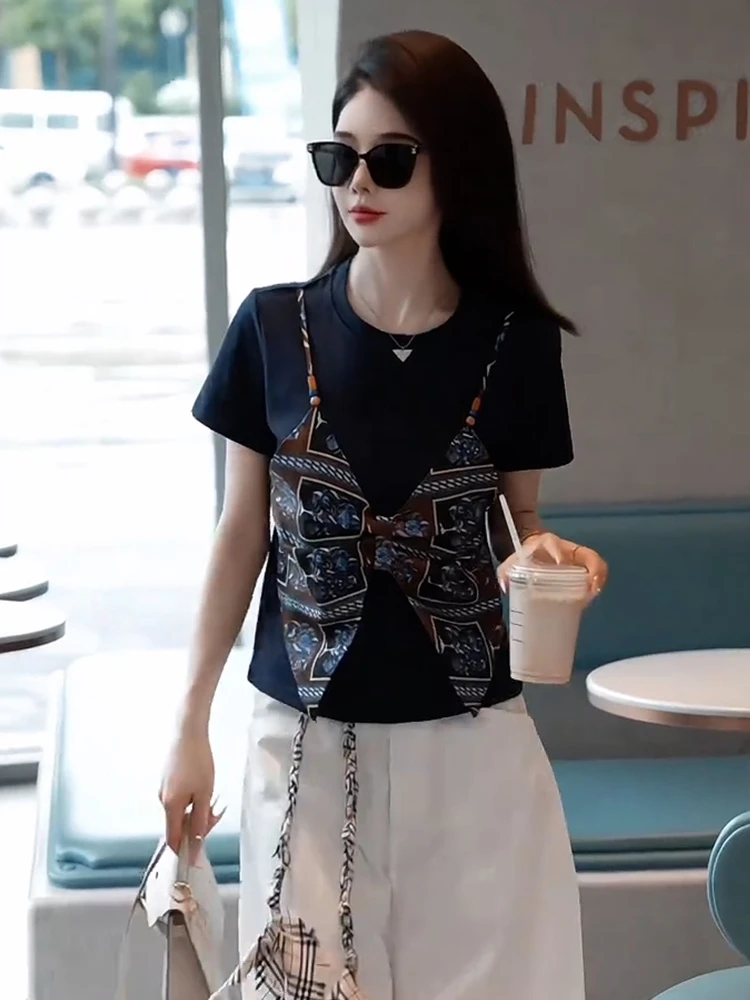 通勤穿搭韩系漂亮小上衣小众不撞款松弛感藏青色假两件短袖t恤女