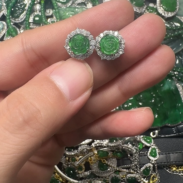 翡翠未镶嵌颈饰天然A货翡翠放漏