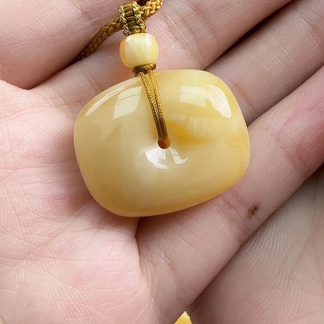 蜜蜡未镶嵌珠宝奇石