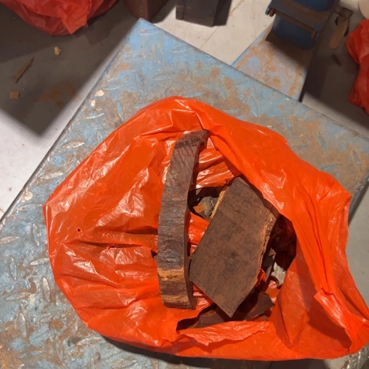 檀香紫檀（小叶紫檀）碎料2.8斤