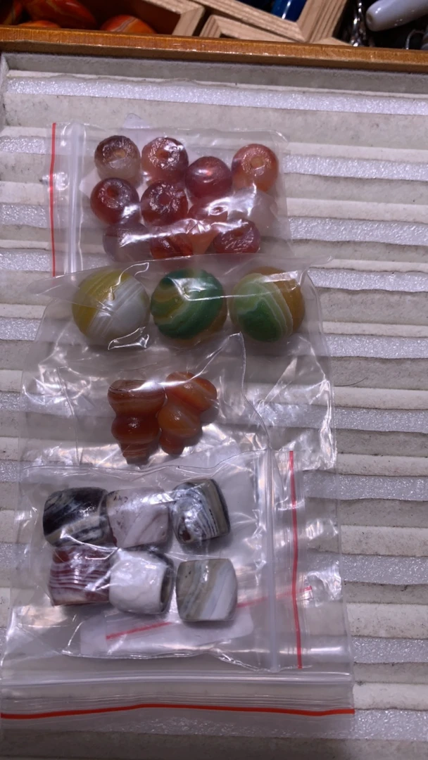 缠丝玛瑙绿色圆珠