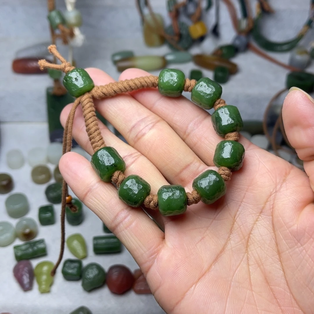 和田玉颈饰未镶嵌云****）