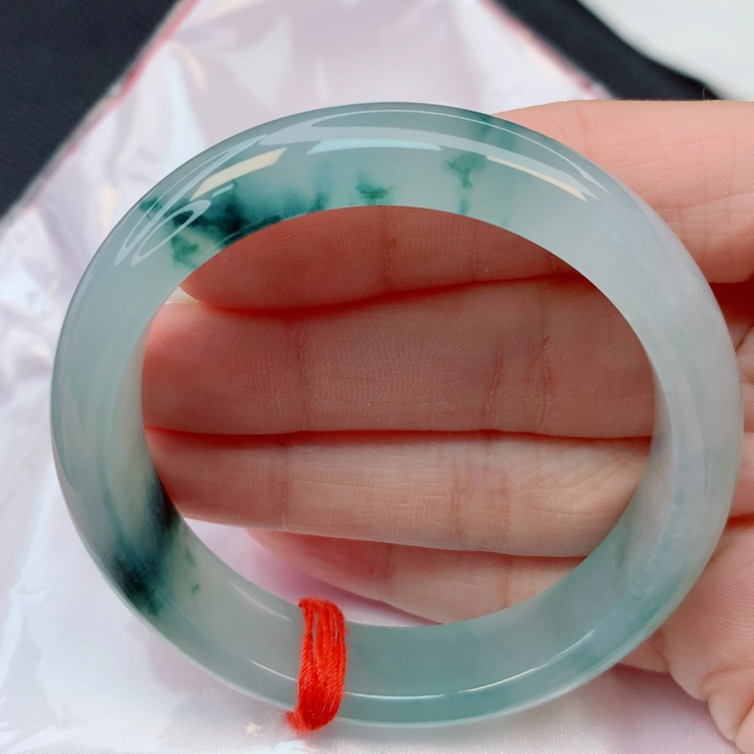 翡翠未镶嵌手镯53.7圈 细糯冰起光起胶蓝底飘蓝花