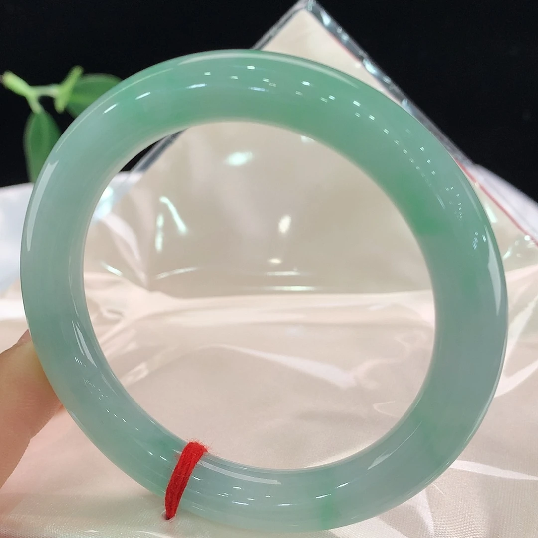 翡翠未镶嵌手镯0427