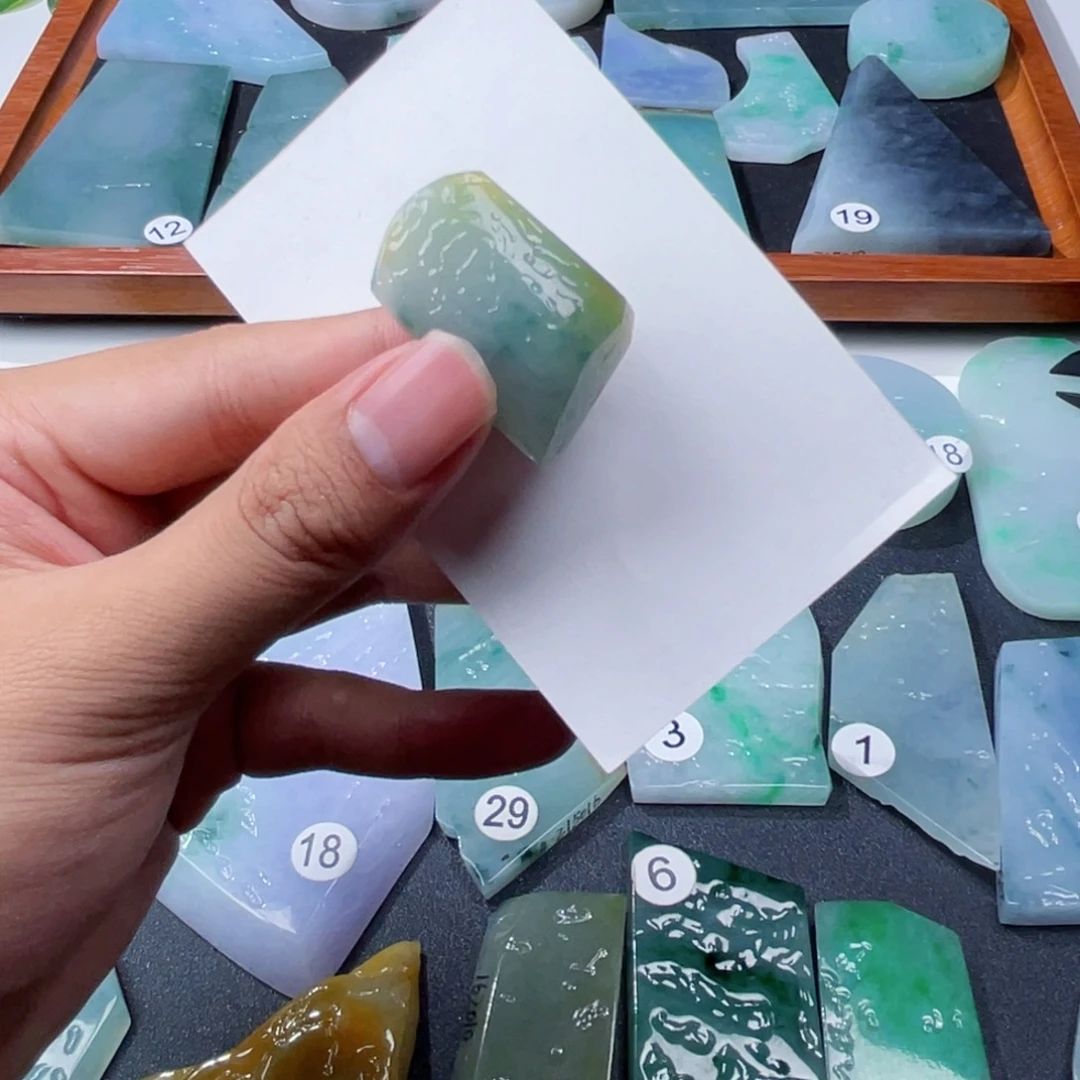 定制翡翠未镶嵌小挂件料