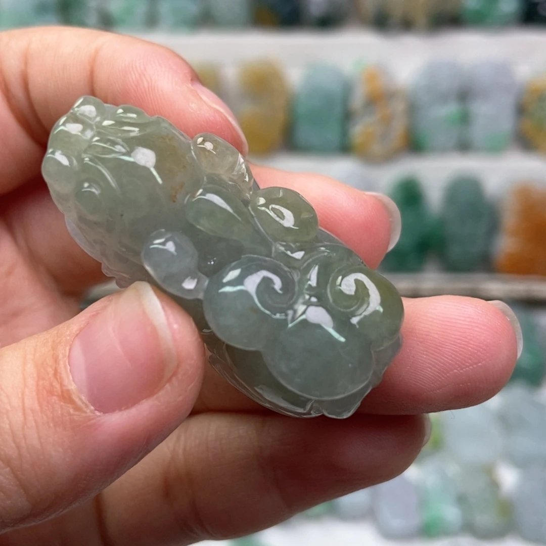 翡翠未镶嵌吊坠(赠链)