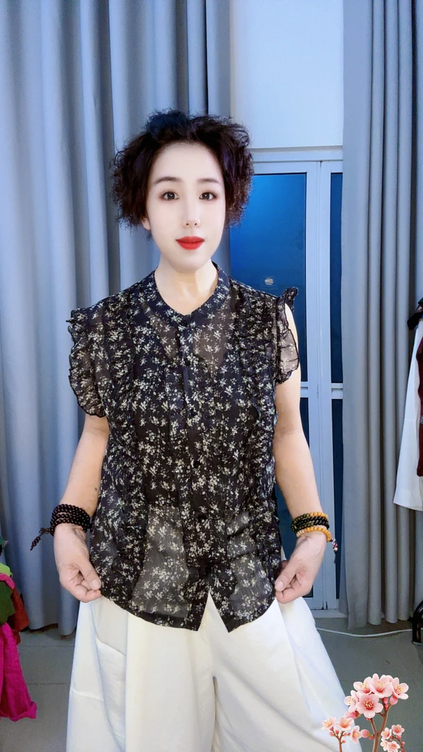 靓姿家上新乔其纱宽松百搭小上衣