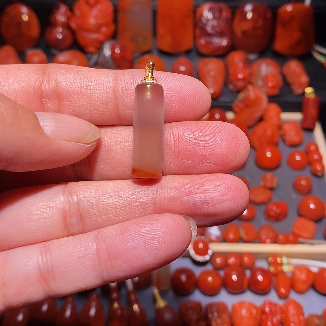 盖***盖南红玛瑙未镶嵌冰飘小吊坠