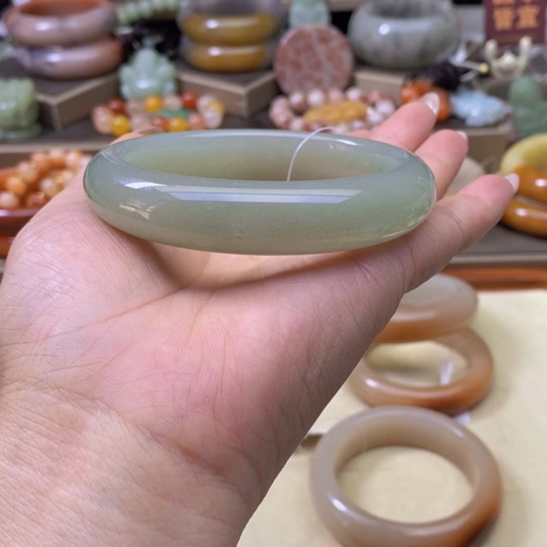 【闪购商品】未镶嵌手镯石英岩玉小*粥