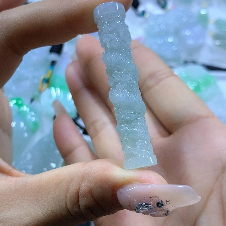 翡翠颈饰未镶嵌天然翡翠A货吊坠