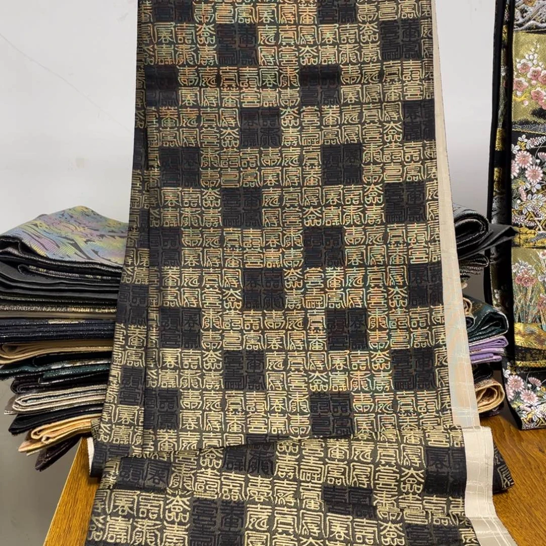 织绣织锦缎。织锦，织锦