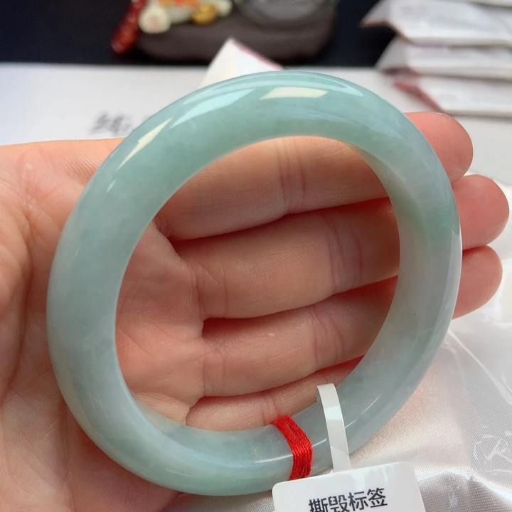 翡翠手镯未镶嵌56圈