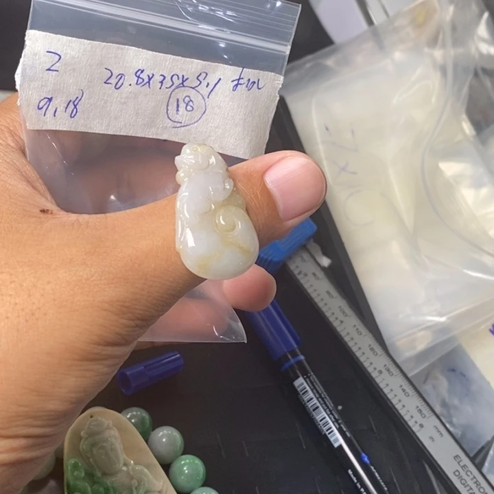定制翡翠未镶嵌翡翠
