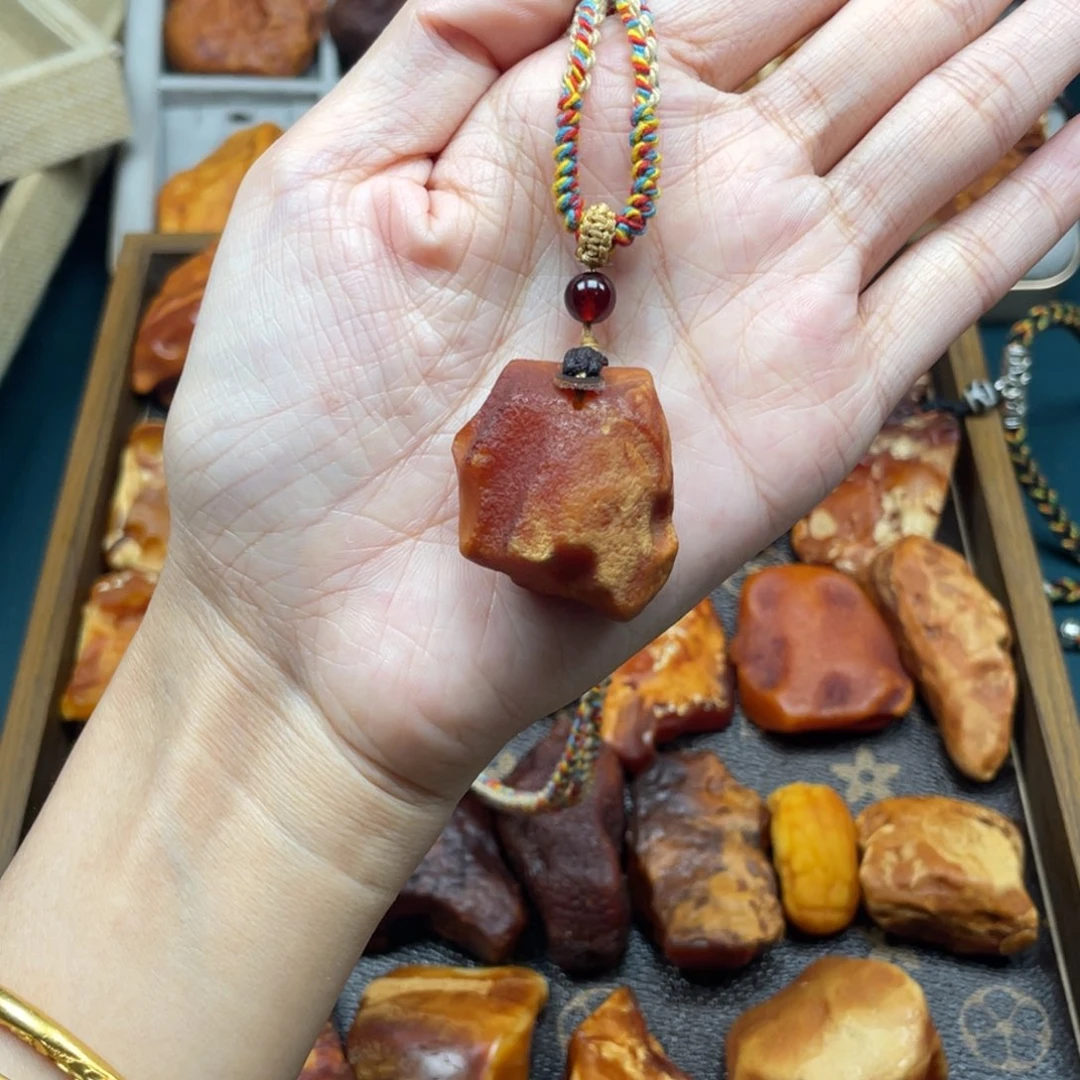 琥珀未镶嵌珠宝奇石