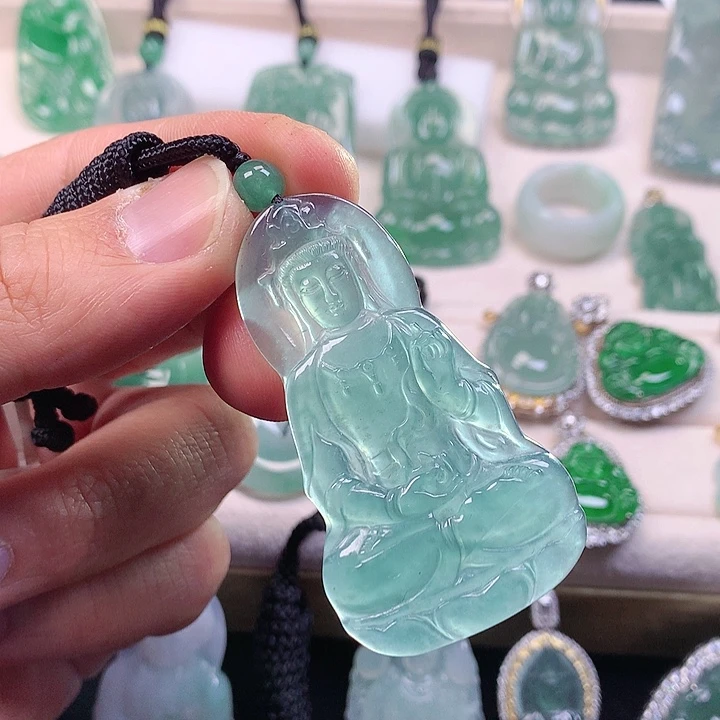 翡翠颈饰未镶嵌翡翠