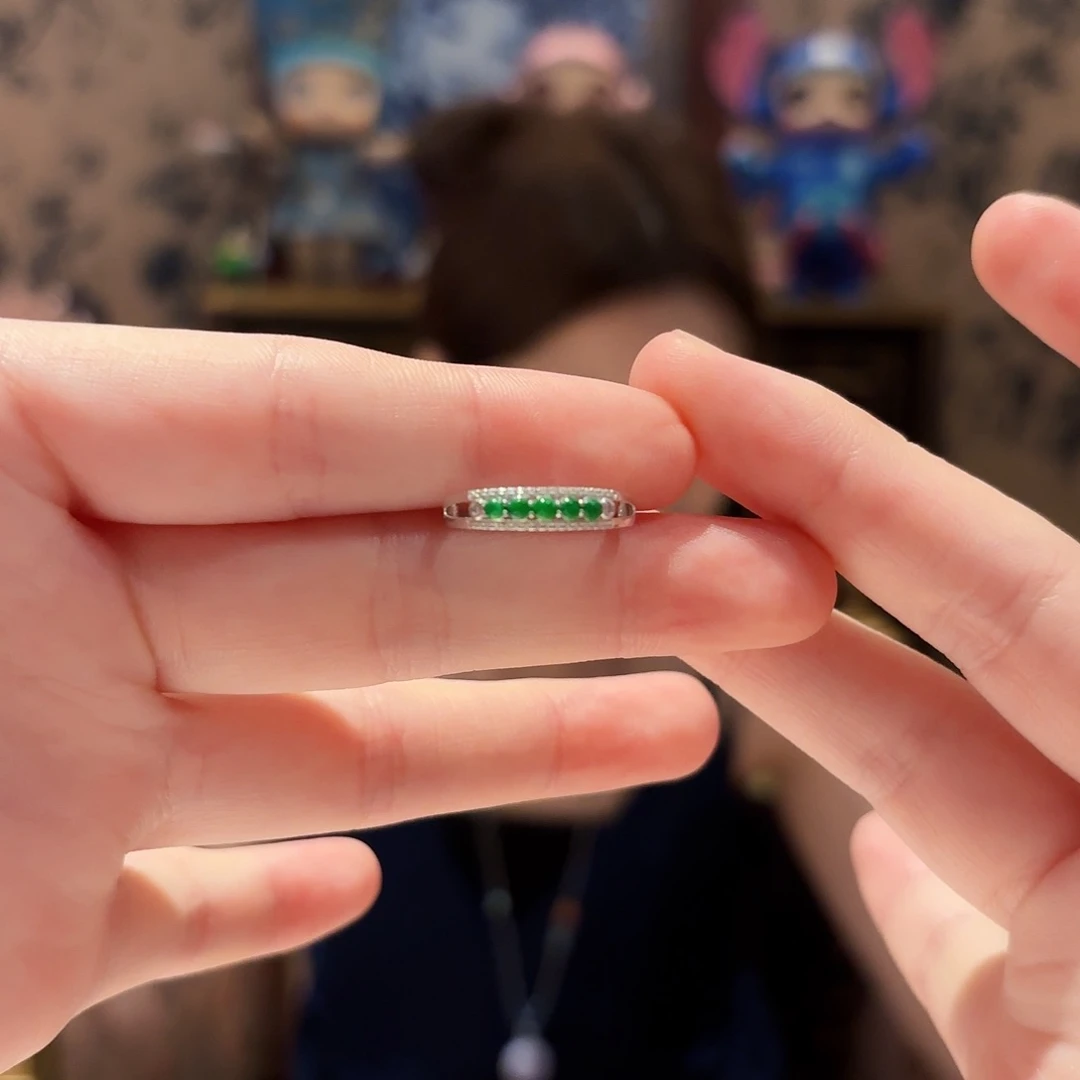 翡翠戒指18K金镶嵌戒指