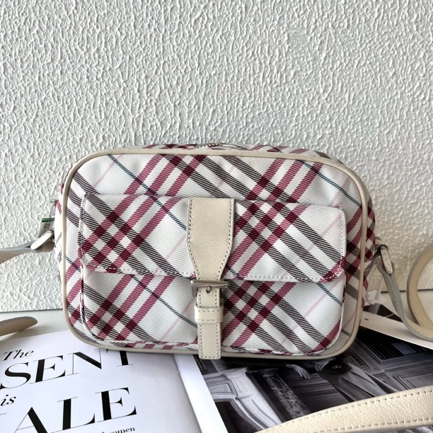 95新 BURBERRY/博柏利 XM/经典粉白格纹拼皮相机斜挎/YJ01523003