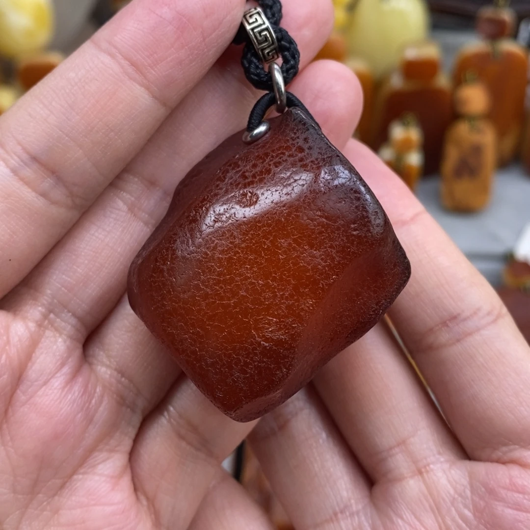 蜜蜡未镶嵌珠宝奇石