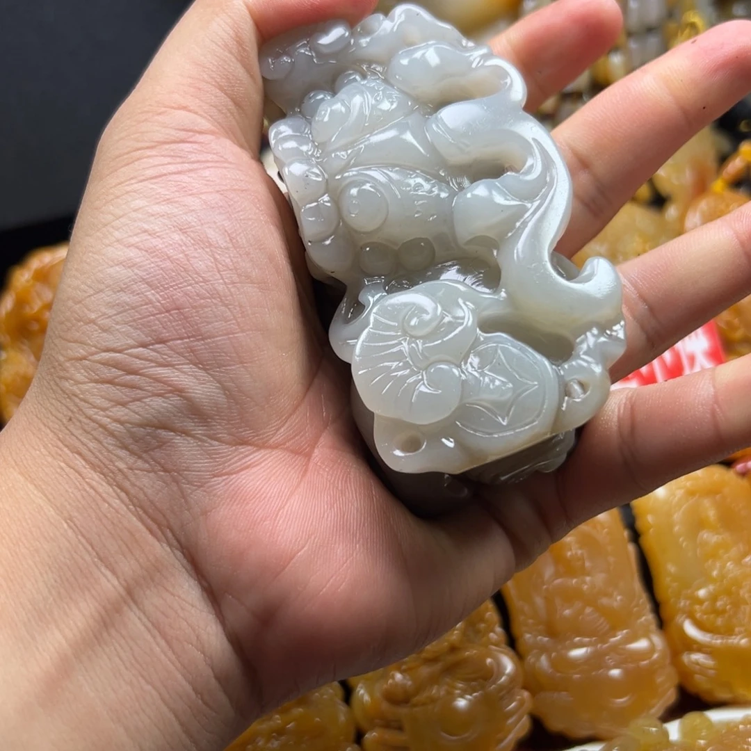 石英质玉（黄龙玉）未镶嵌黄龙玉