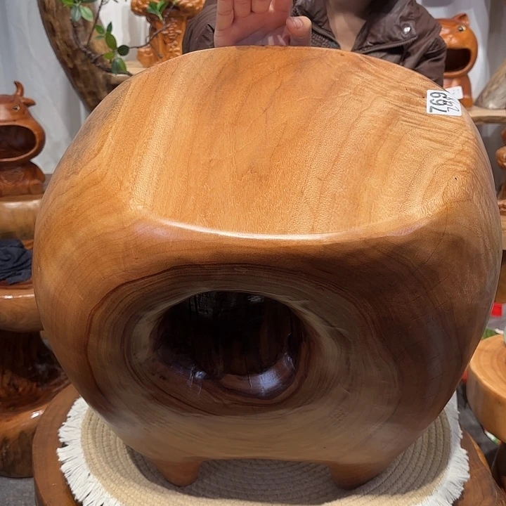 米***田香樟木香樟木根雕凳子一物一拍编号769长31宽32高41