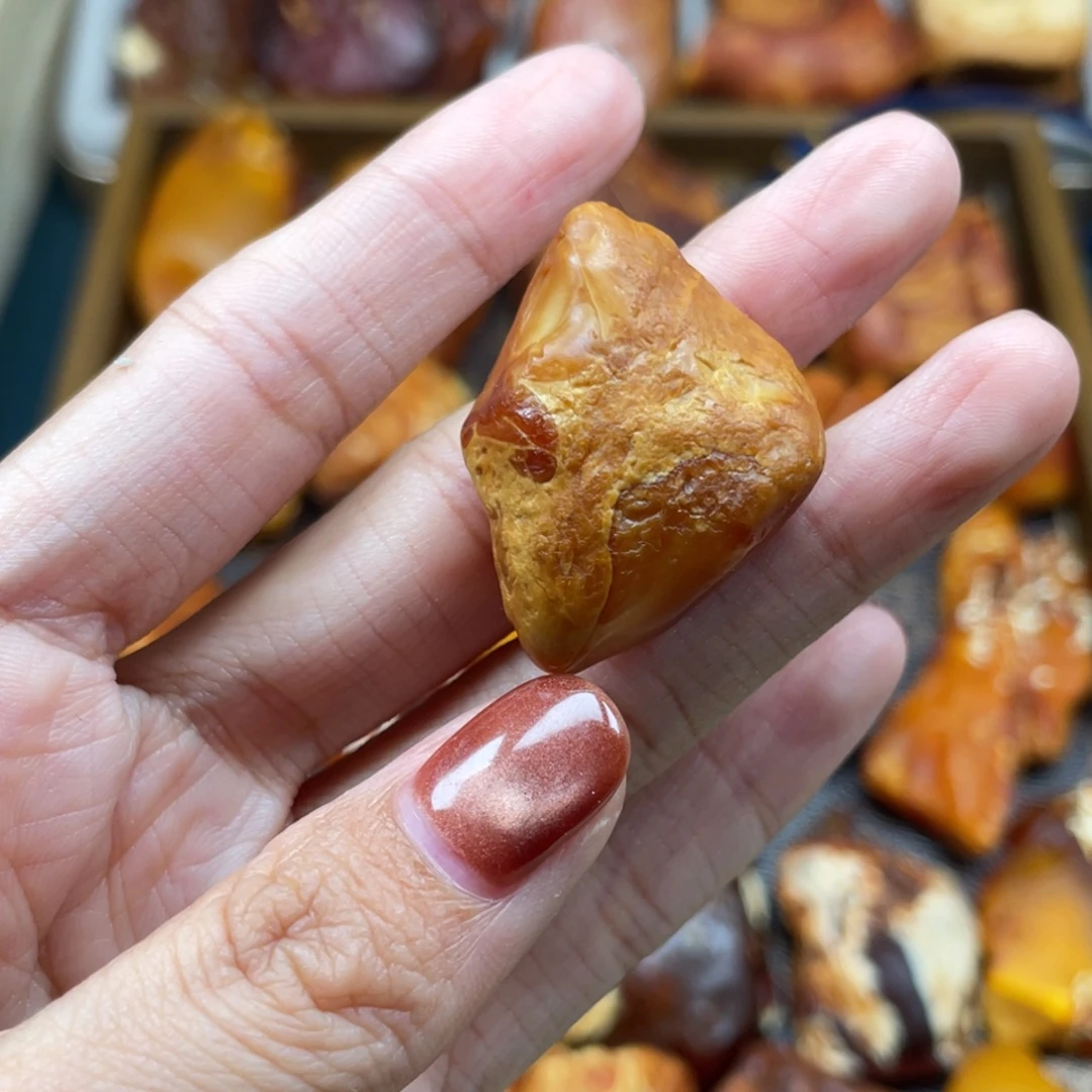 琥珀未镶嵌珠宝奇石