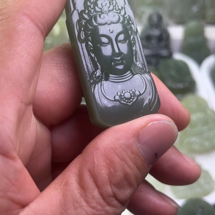 ****⁰和田玉未镶嵌颈饰