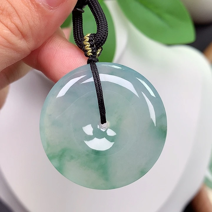 翡翠未镶嵌颈饰平安扣 35x6.1mm